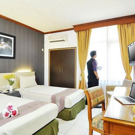 Hotel Cirebon Plaza Luaran gambar