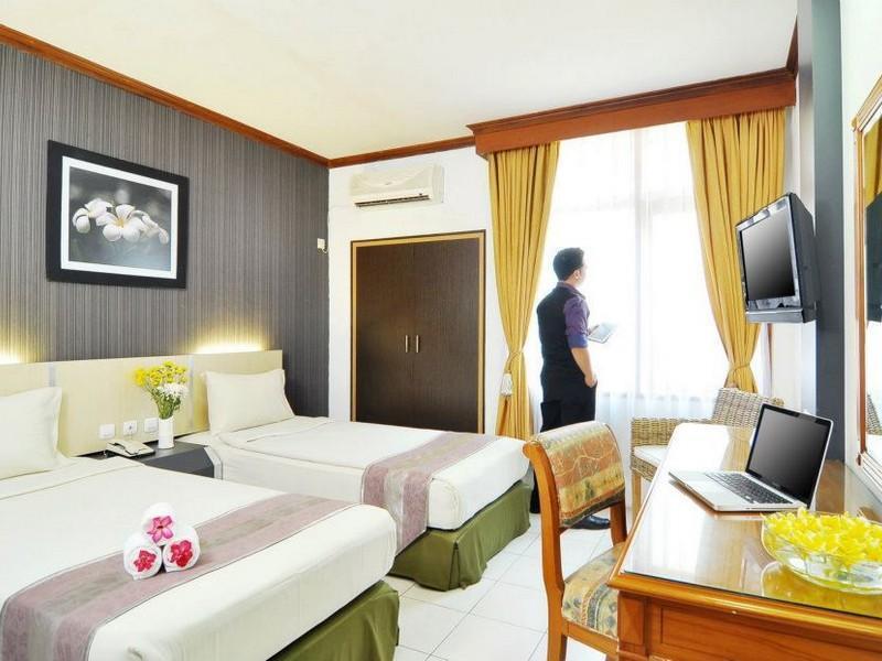 Hotel Cirebon Plaza Luaran gambar